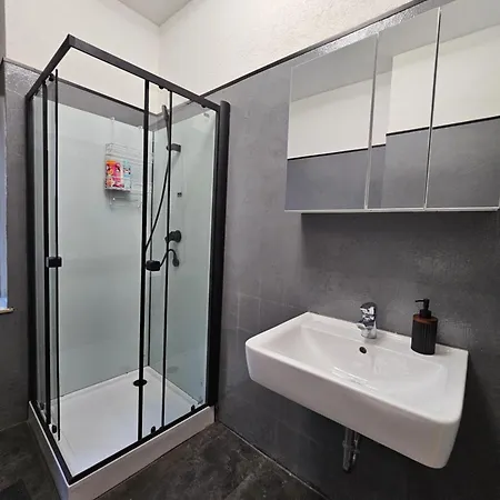 شقة Stayinn Lindenau 2 Bedrooms 3 Single Beds And One Double Bed لبسيا